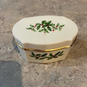 Lenox white Holiday vintage box with hand painted green holly leaves red berries